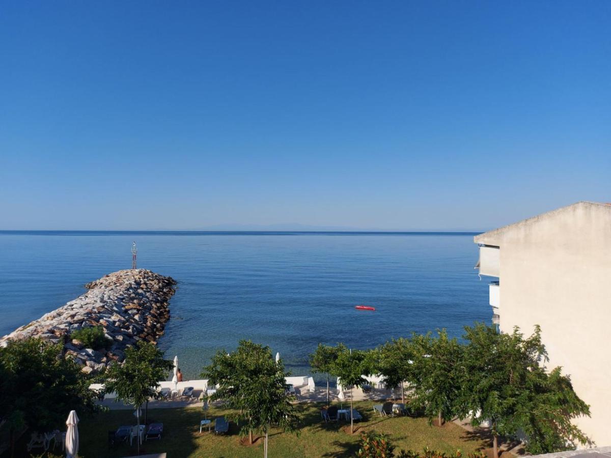 Pansion Alexandros By The Sea Aparthotel Nea Skioni Exterior photo
