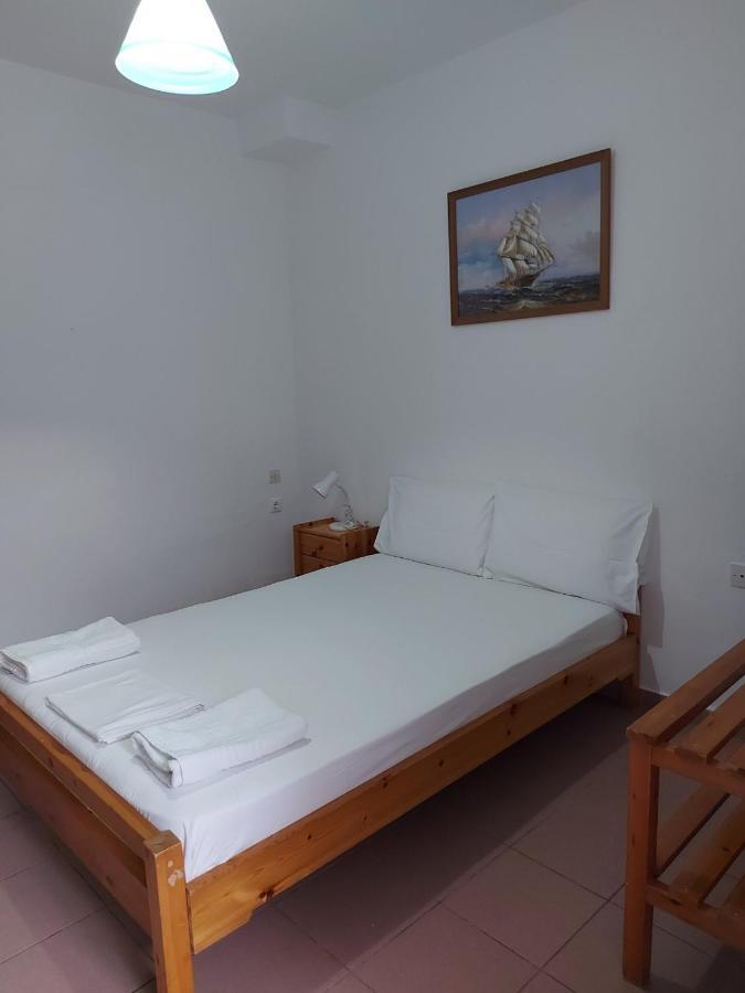 Pansion Alexandros By The Sea Aparthotel Nea Skioni Exterior photo